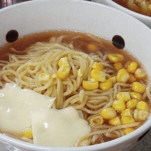 コーンチーズラーメン